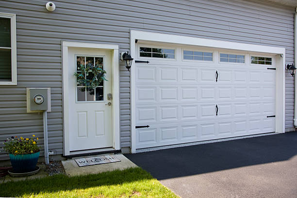 24/7 Emergency Garage Door Panel Replacement experts in Elm City, NC
